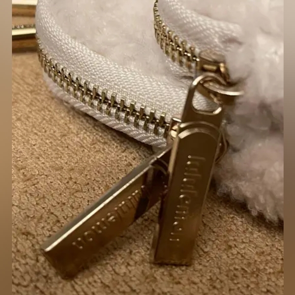 Lululemon Clip On Nano Backpack Ivory Fleece - Picture 7 of 11